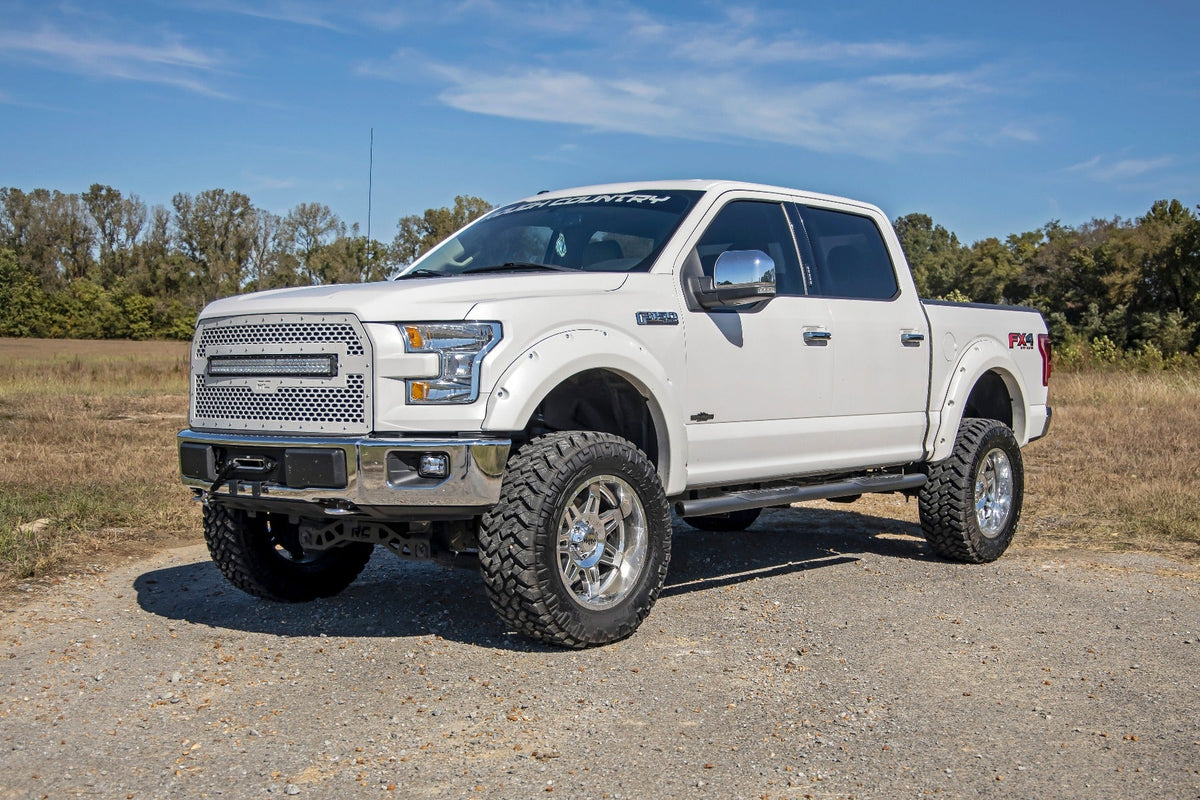 Oval Nerf Step | Crew Cab | Black | Ford F-150/Lightning/F-250/F-350/Raptor (15-26)