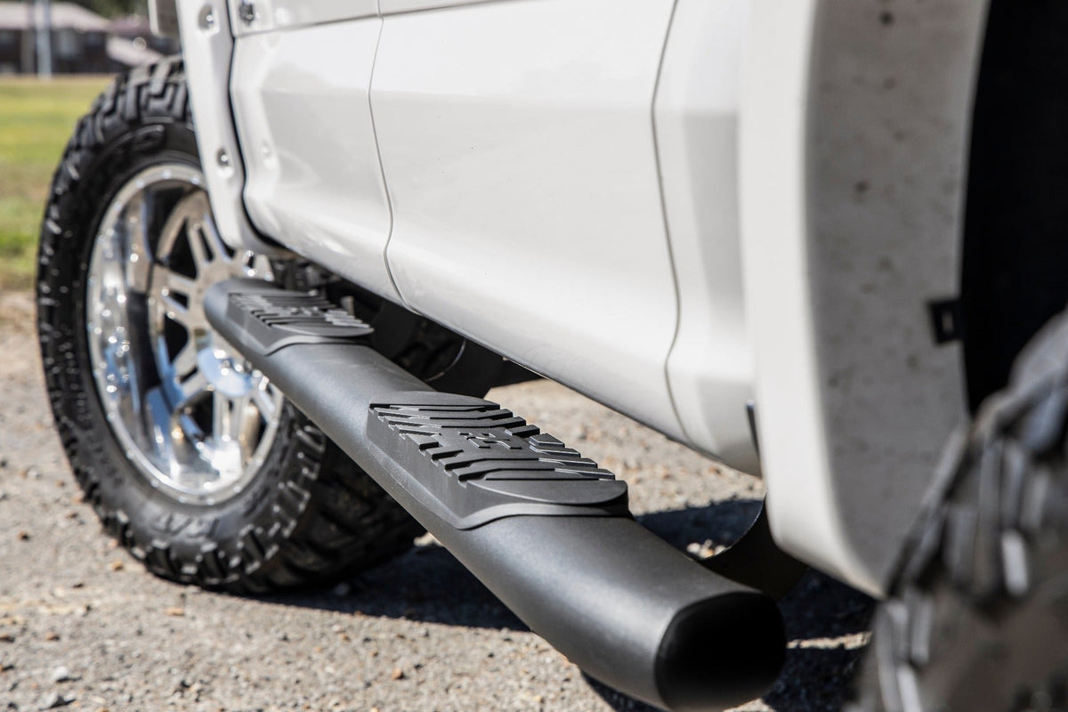 Oval Nerf Step | Crew Cab | Black | Ford F-150/Lightning/F-250/F-350/Raptor (15-26)